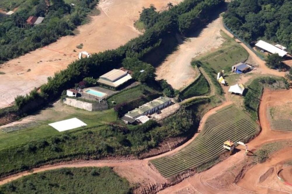 Prédio Inteiro, 440000 m² - Foto 3
