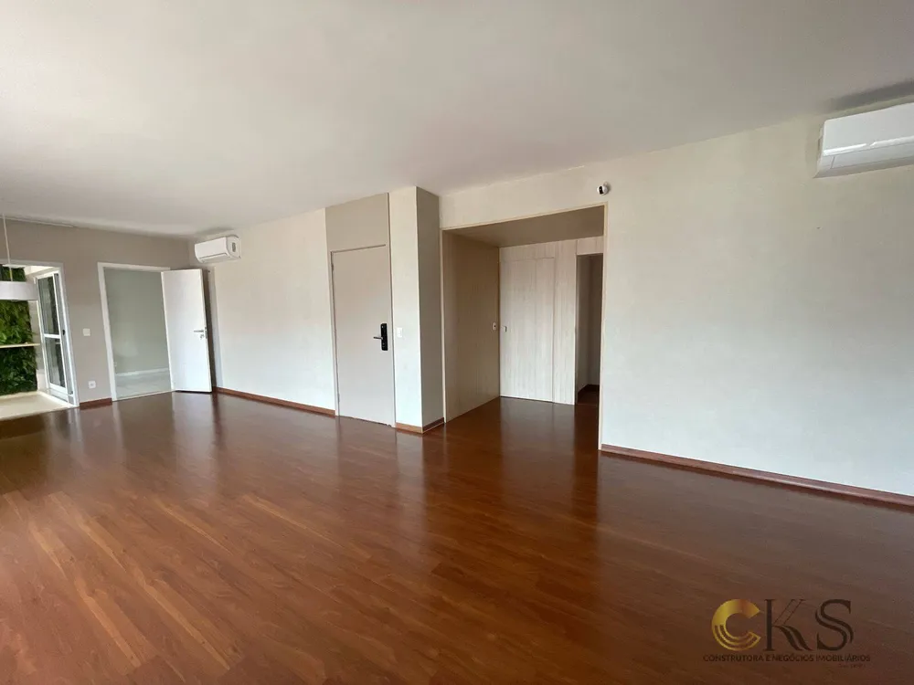 Apartamento, 3 quartos, 243 m² - Foto 1
