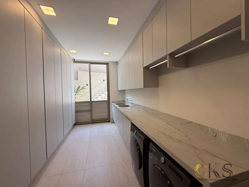 Casa, 6 quartos, 1800 m² - Foto 4