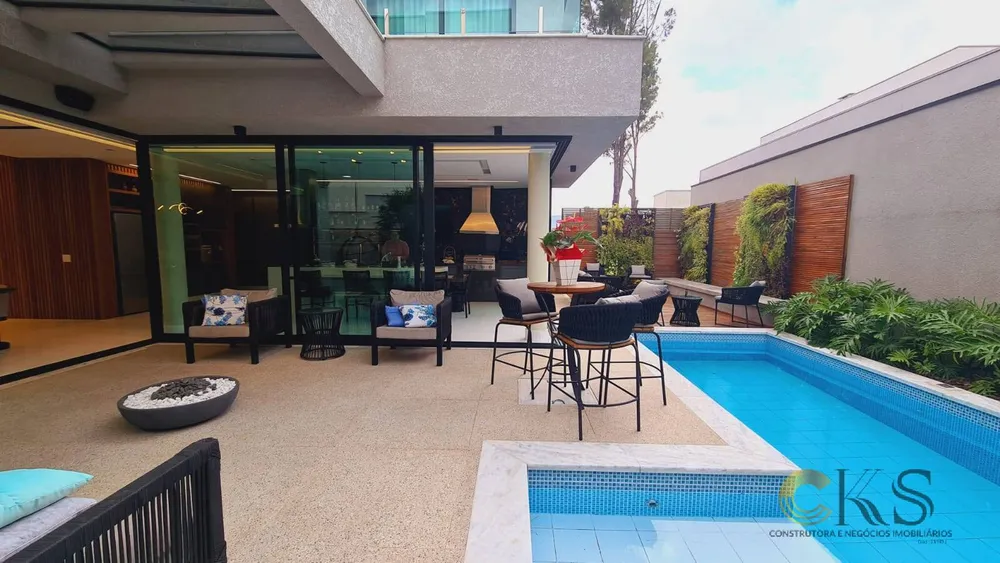 Casa, 4 quartos, 380 m² - Foto 1