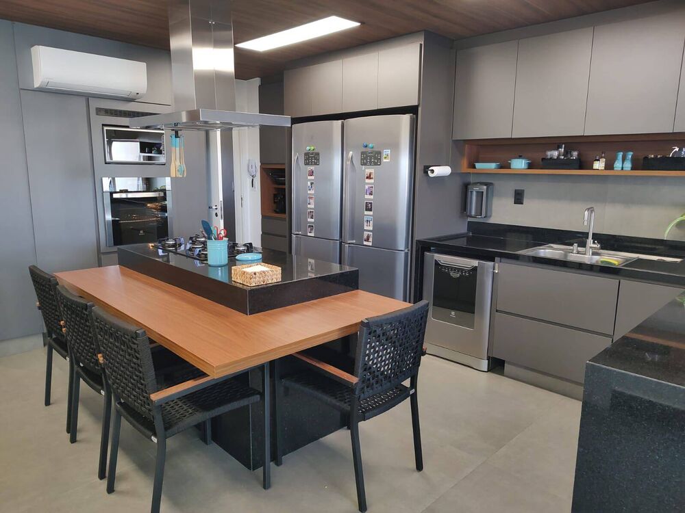 Apartamento para alugar com 3 quartos, 200m² - Foto 3