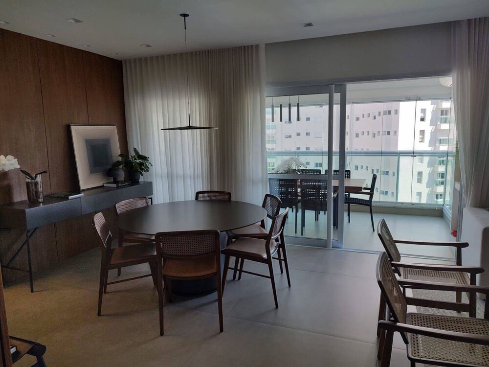 Apartamento para alugar com 3 quartos, 200m² - Foto 4