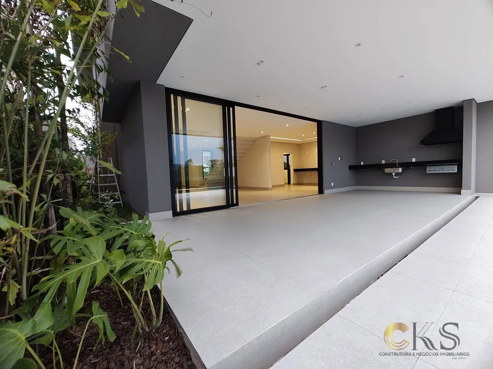 Casa, 4 quartos, 338 m² - Foto 1