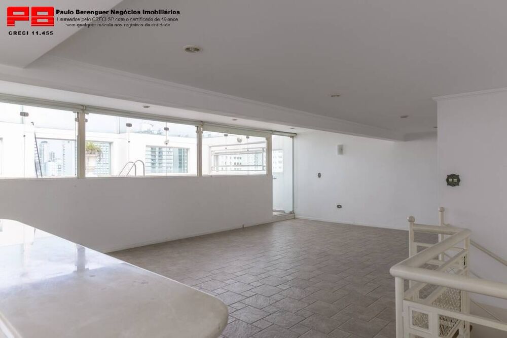 Apartamento à venda com 4 quartos, 195m² - Foto 17
