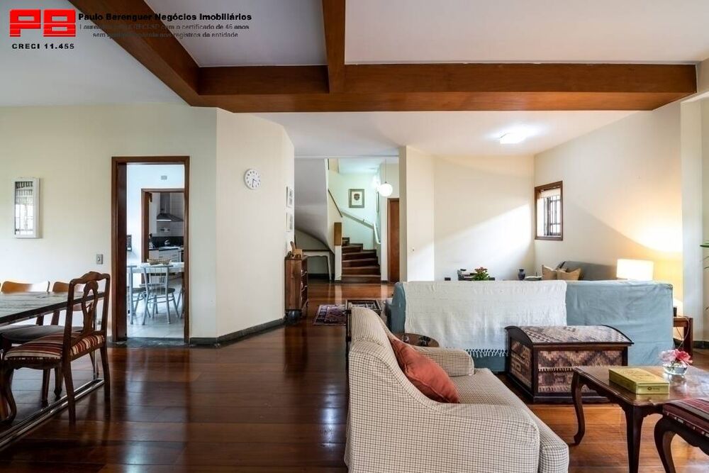 Sobrado à venda com 4 quartos, 300m² - Foto 1