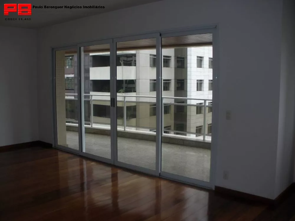 Apartamento para alugar com 4 quartos, 360m² - Foto 1