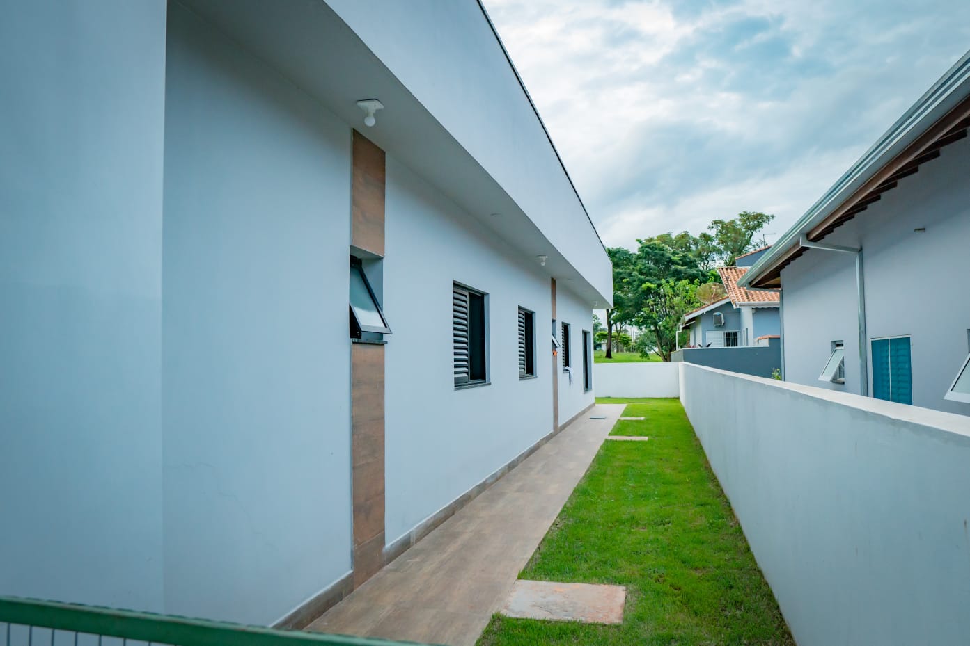 Casa de Condomínio à venda com 3 quartos, 162m² - Foto 2