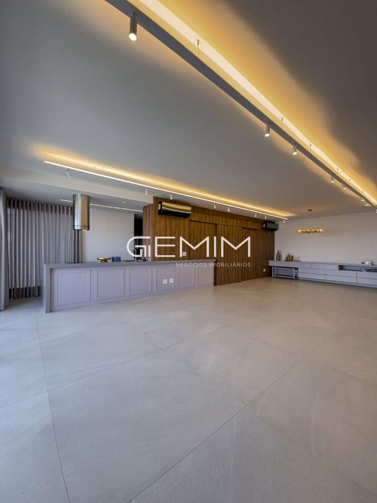 Apartamento, 3 quartos, 197 m² - Foto 1