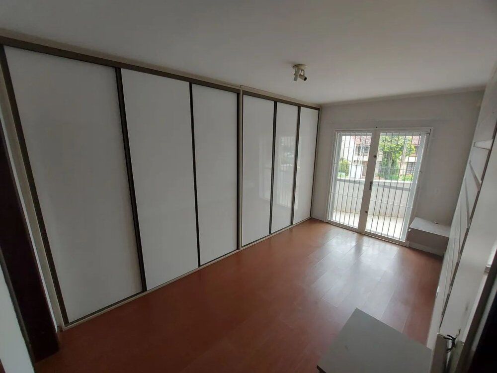 Sobrado à venda com 4 quartos, 192m² - Foto 1