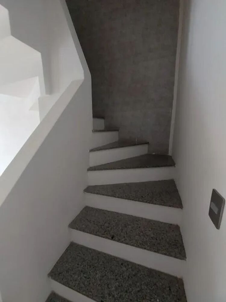 Sobrado à venda com 4 quartos, 192m² - Foto 2
