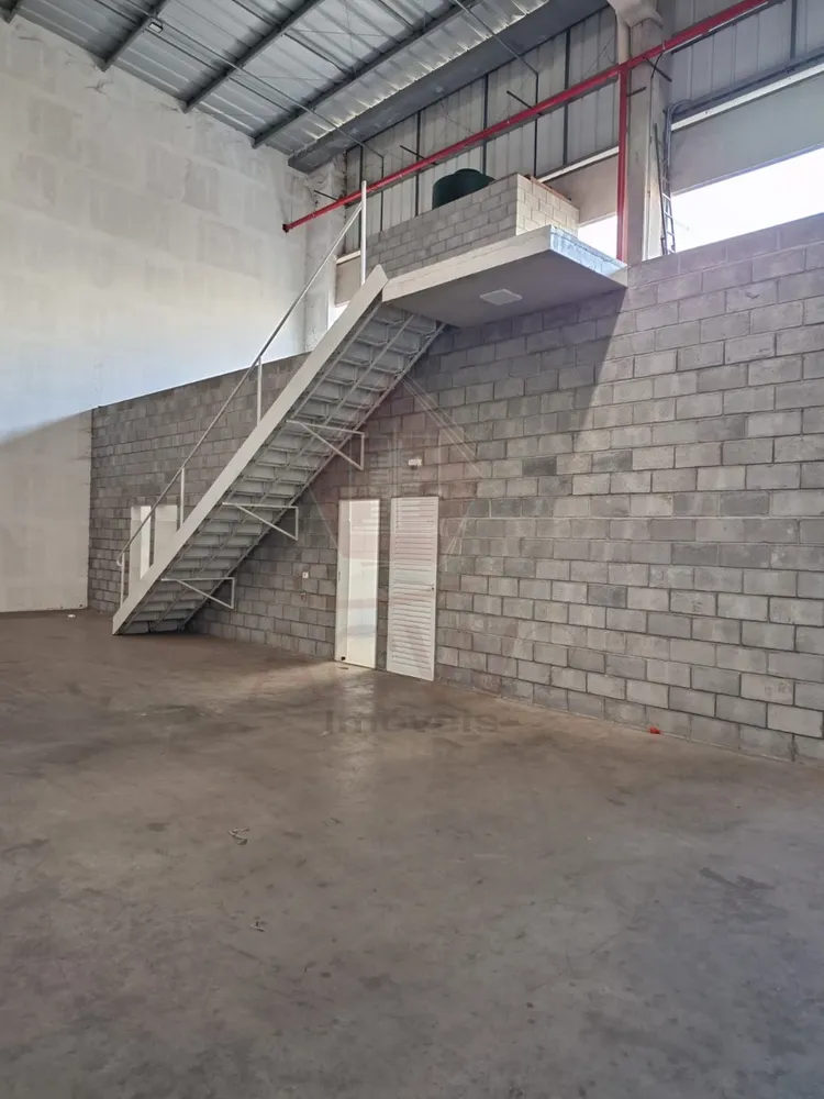 Depósito-Galpão, 1600 m² - Foto 2