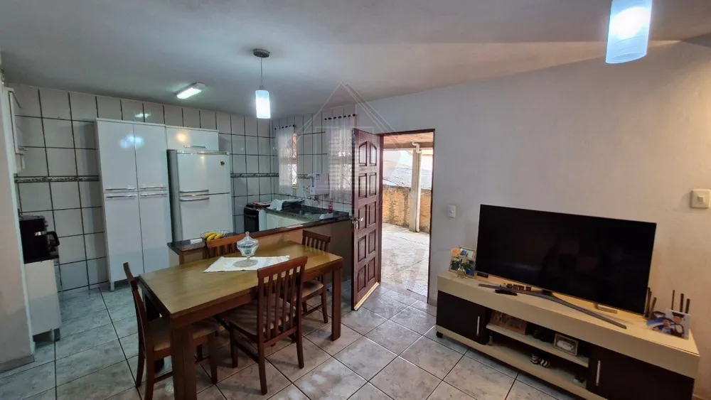 Casa, 6 quartos, 247 m² - Foto 2