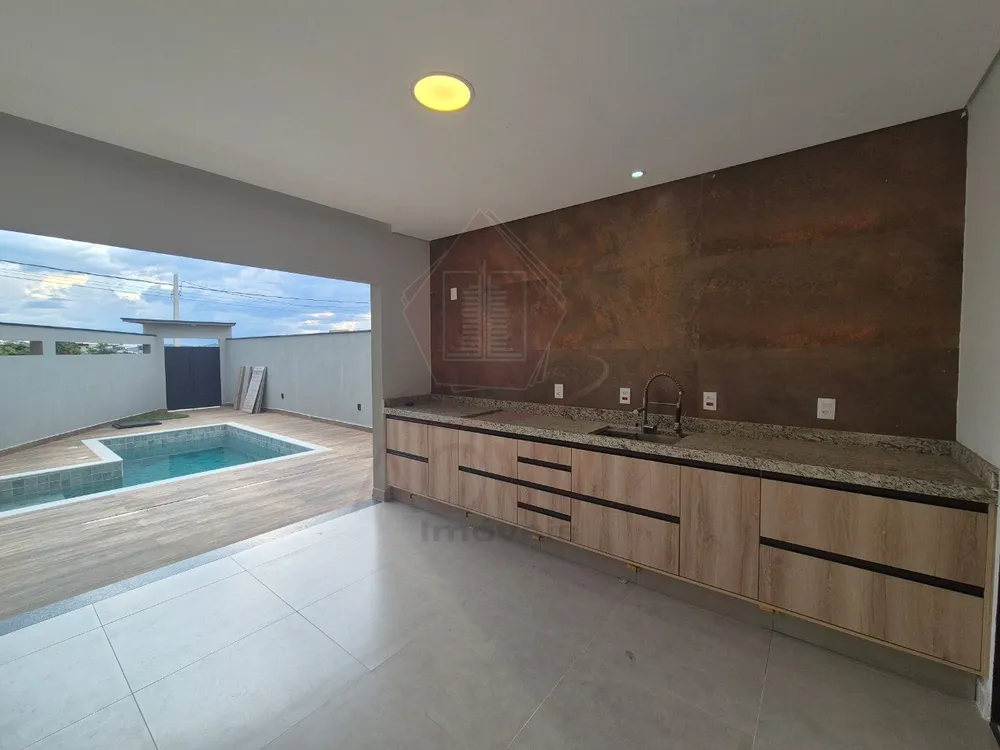 Casa, 3 quartos, 235 m² - Foto 1