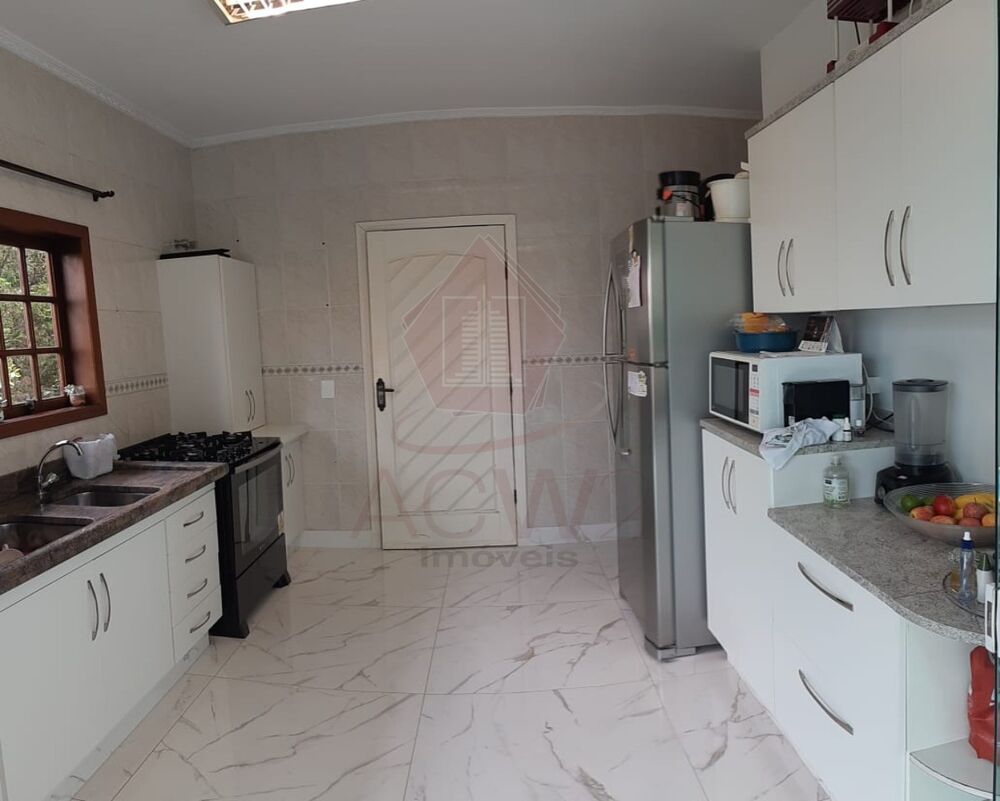 Casa à venda com 3 quartos, 1039m² - Foto 3