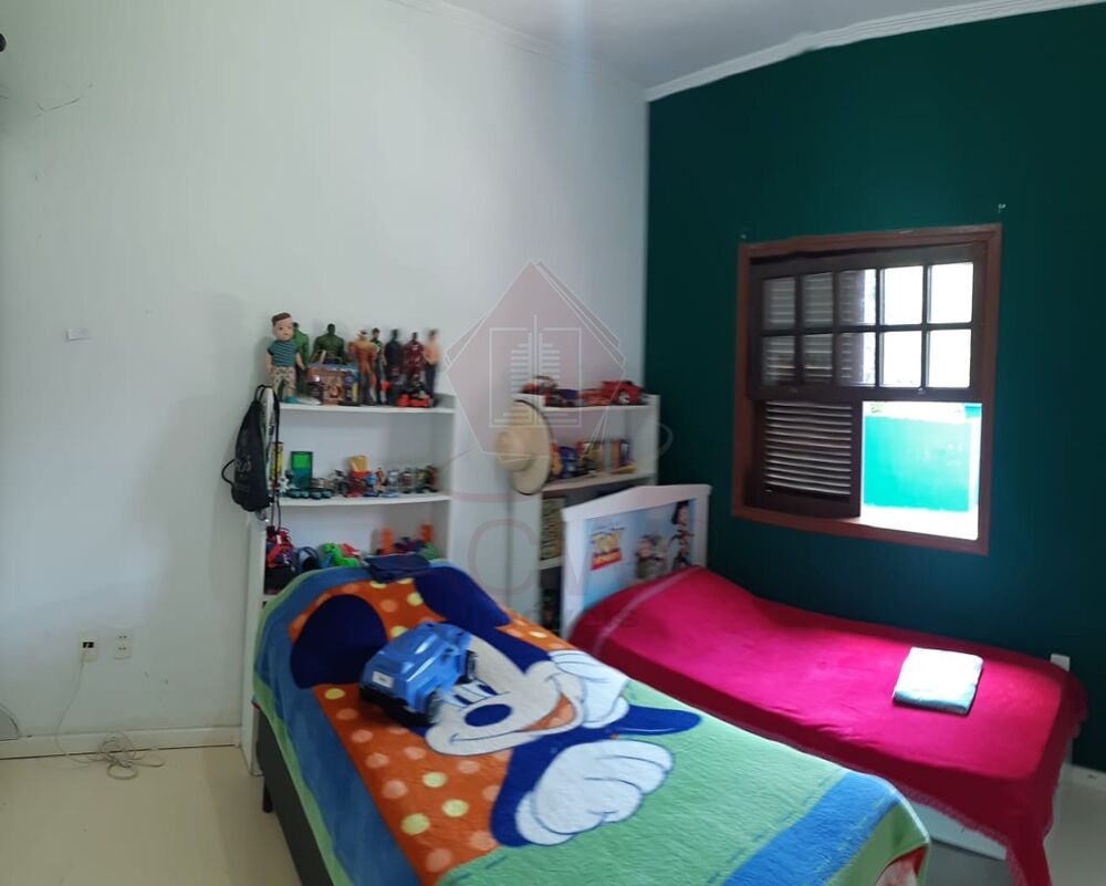 Casa à venda com 3 quartos, 1039m² - Foto 2