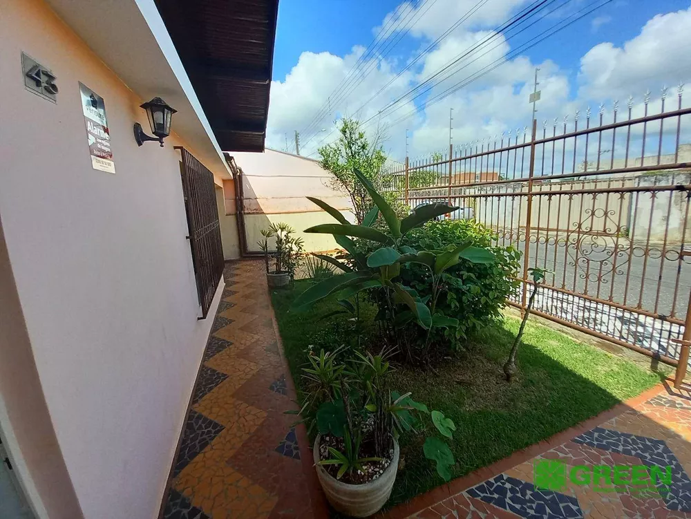 Casa à venda com 3 quartos, 290m² - Foto 2