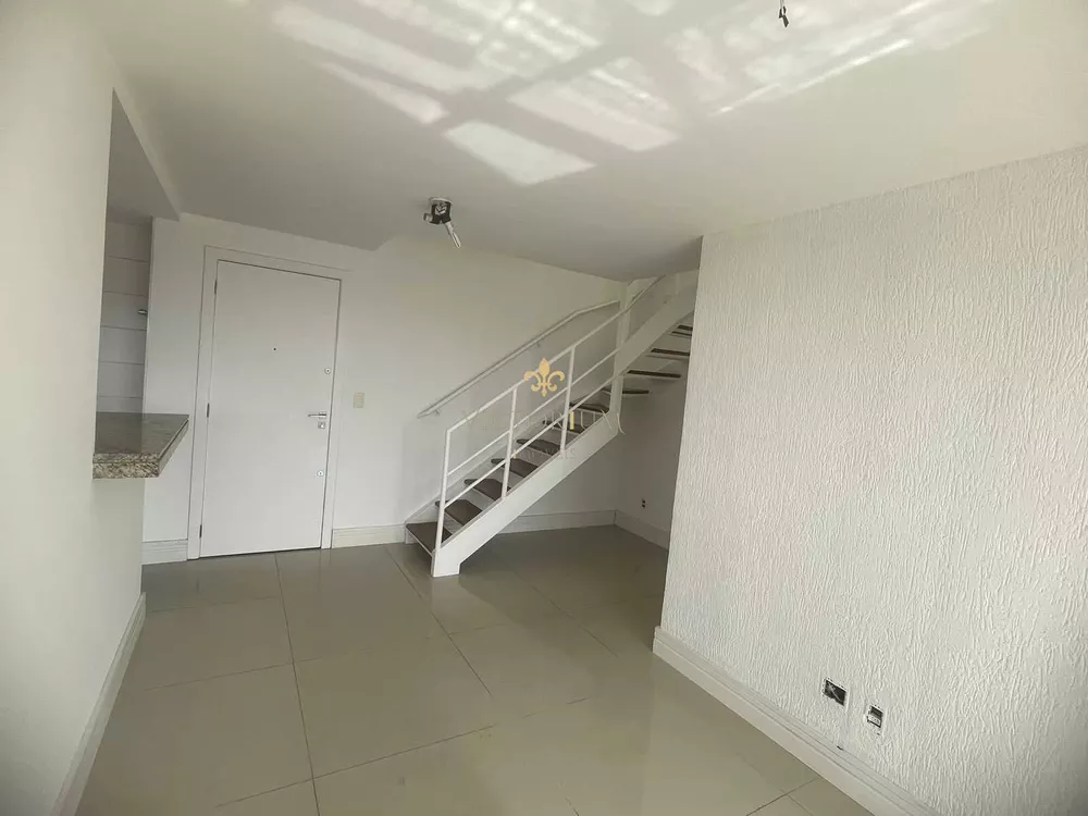 Cobertura à venda com 2 quartos, 180m² - Foto 4