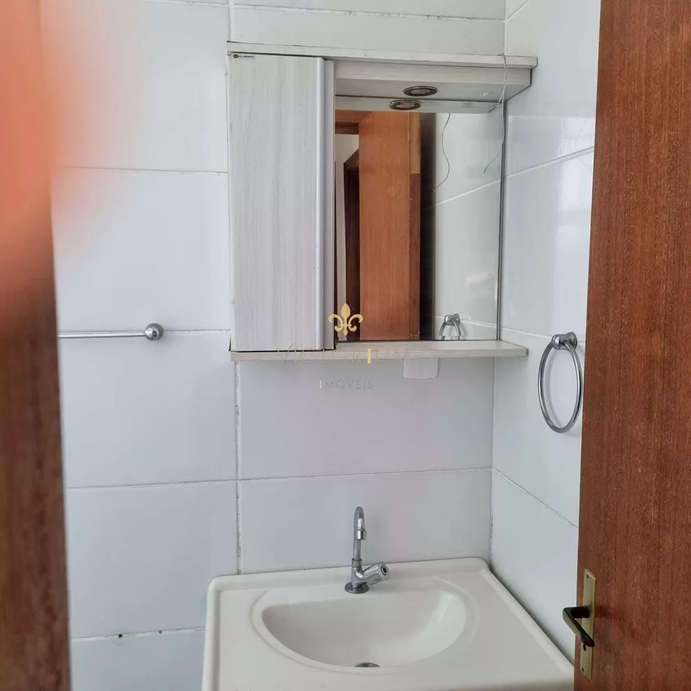 Casa à venda com 2 quartos, 80m² - Foto 2