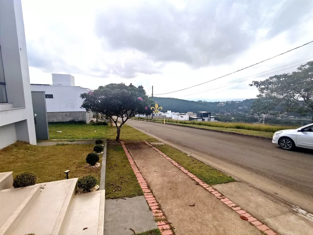 Casa de Condomínio à venda com 3 quartos, 212m² - Foto 3