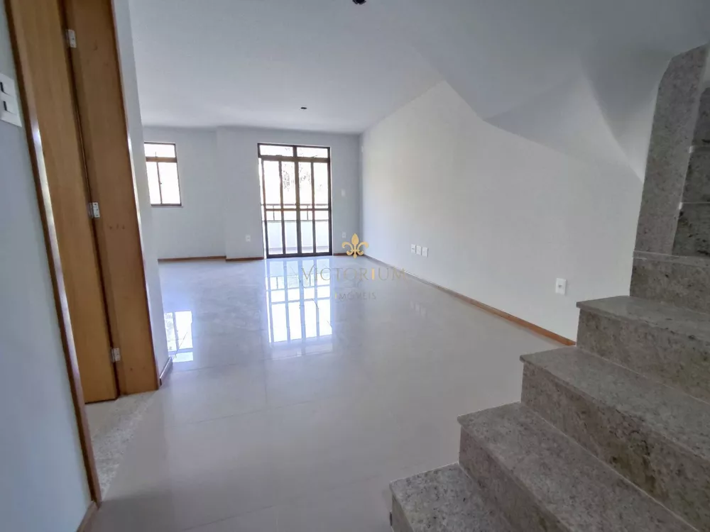 Cobertura à venda com 3 quartos, 150m² - Foto 2