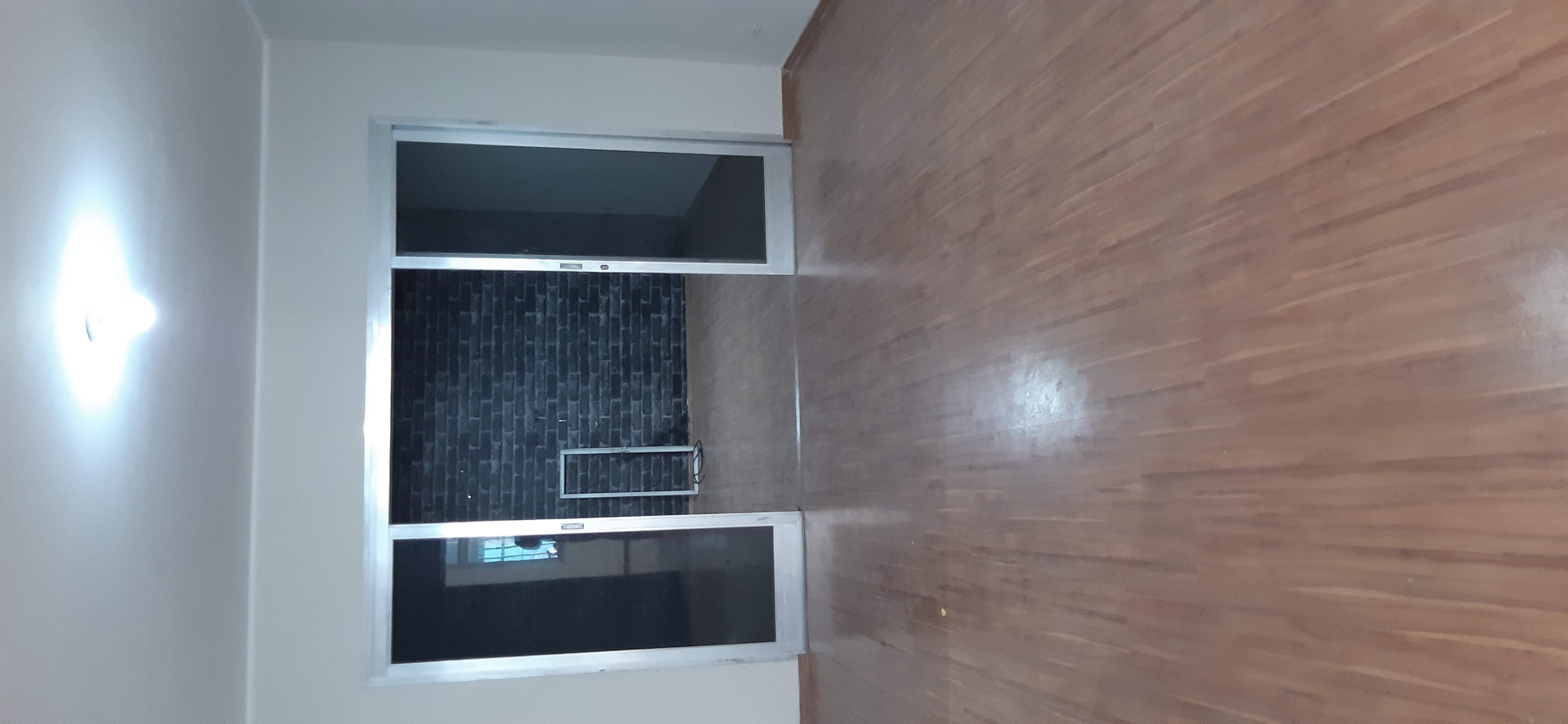 Casa Comercial para alugar com 3 quartos, 250m² - Foto 3