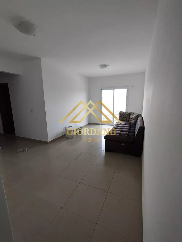 Apartamento para alugar com 3 quartos, 75m² - Foto 2