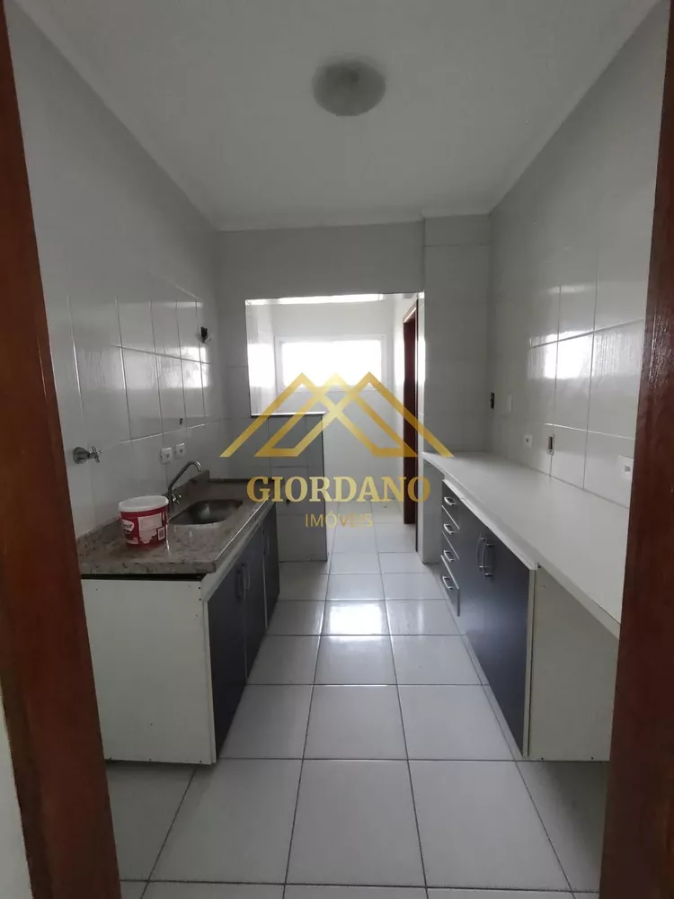 Apartamento para alugar com 3 quartos, 75m² - Foto 11