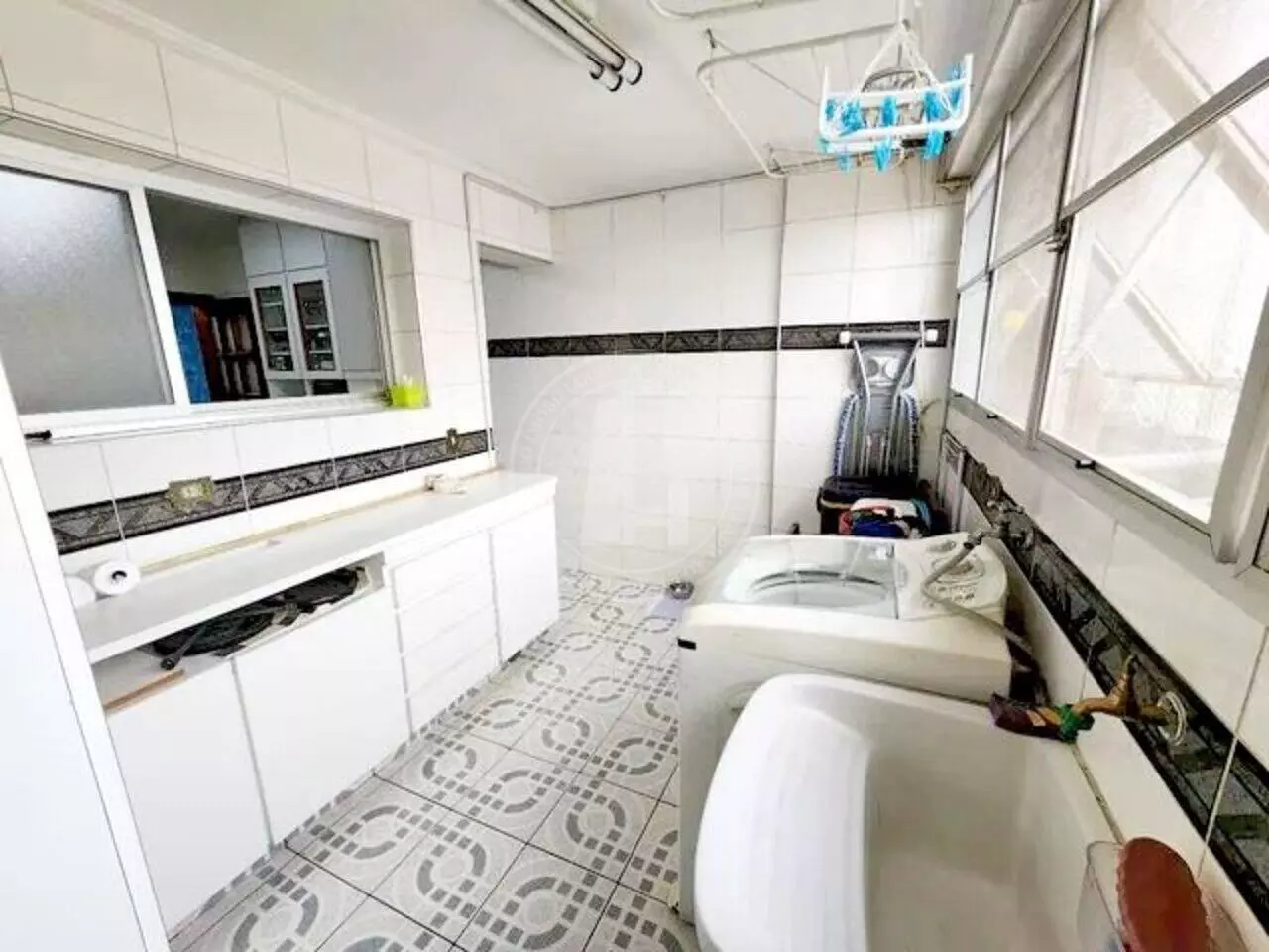 Apartamento à venda com 3 quartos, 115m² - Foto 2