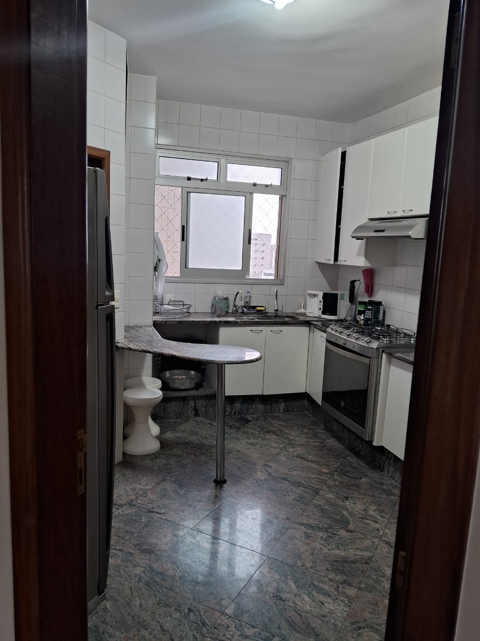 Apartamento à venda com 4 quartos, 173m² - Foto 2