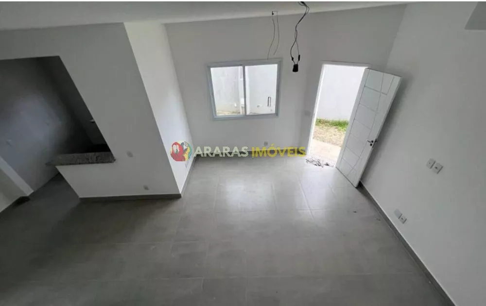 Casa à venda com 2 quartos, 75m² - Foto 3