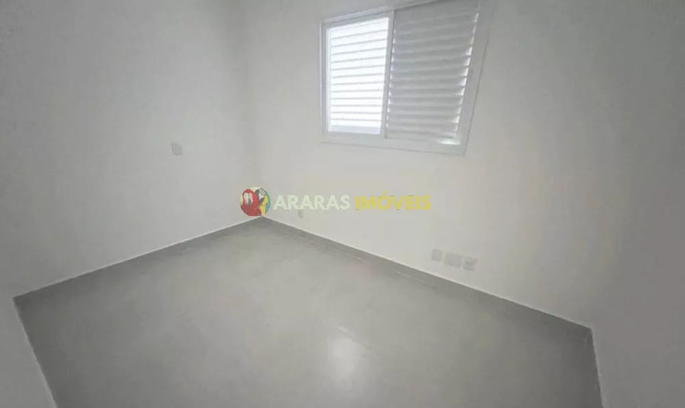 Casa à venda com 2 quartos, 75m² - Foto 4