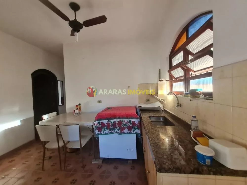 Casa à venda com 2 quartos, 530m² - Foto 4