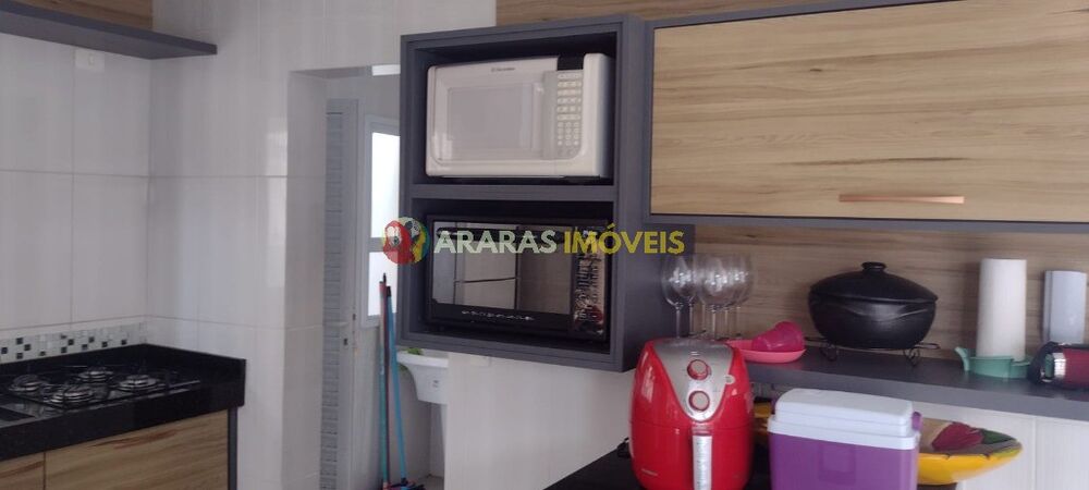 Casa à venda com 4 quartos, 325m² - Foto 4