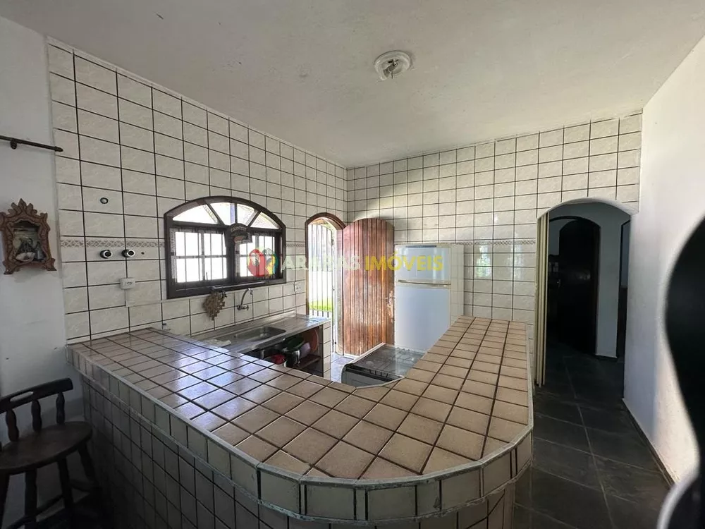 Casa à venda com 3 quartos, 351m² - Foto 4