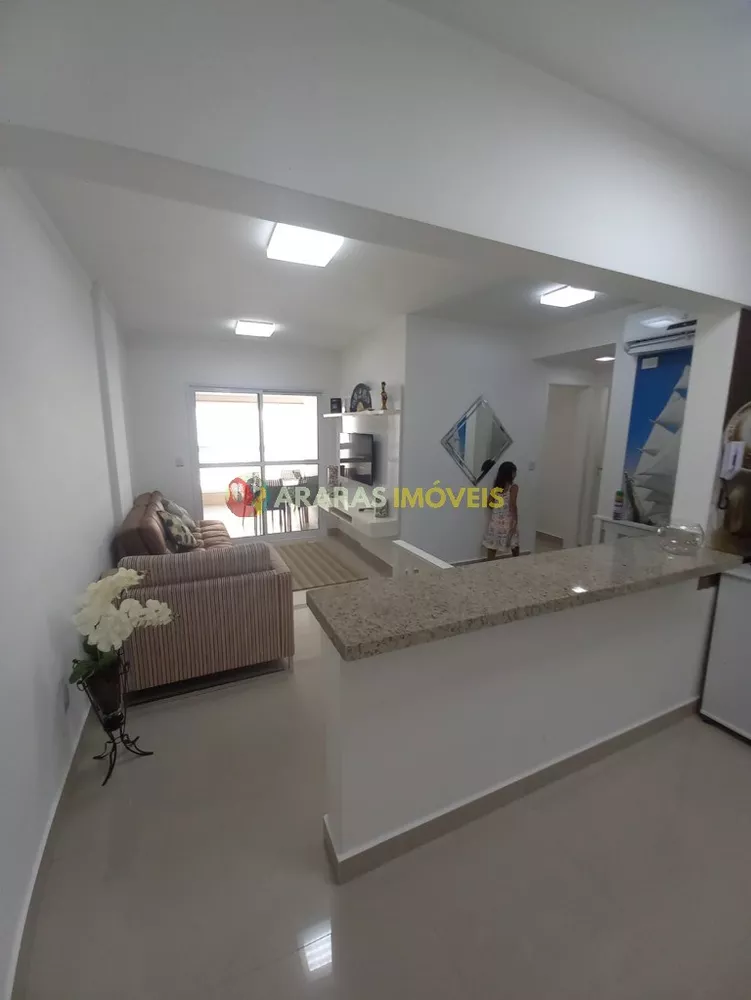 Apartamento à venda com 2 quartos, 75m² - Foto 1