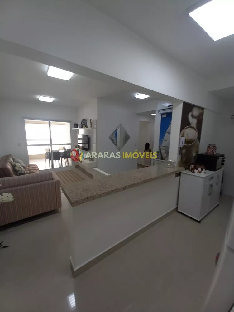 Apartamento à venda com 2 quartos, 75m² - Foto 2