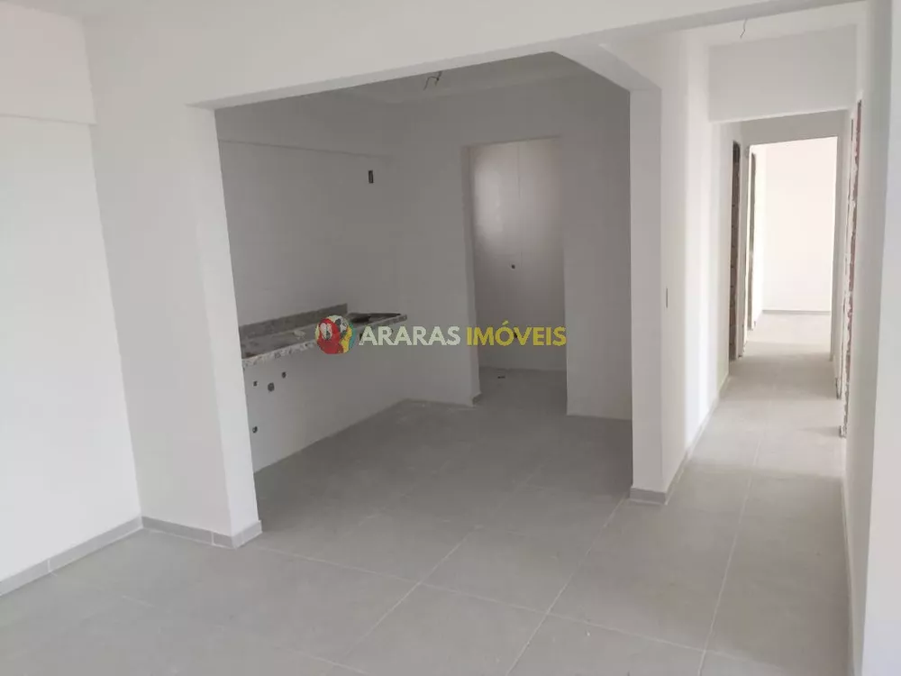 Apartamento à venda com 3 quartos, 85m² - Foto 2