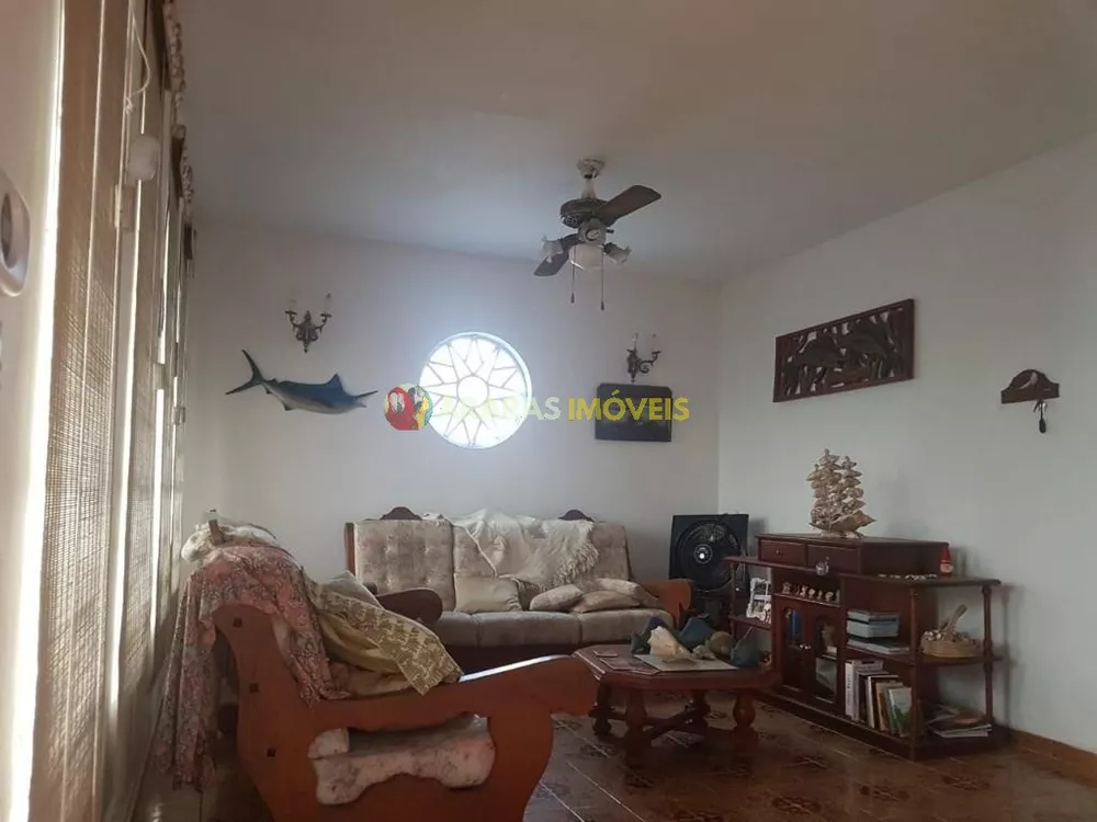 Casa à venda com 3 quartos, 360m² - Foto 2