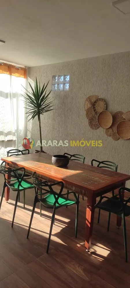 Casa à venda com 2 quartos, 125m² - Foto 3