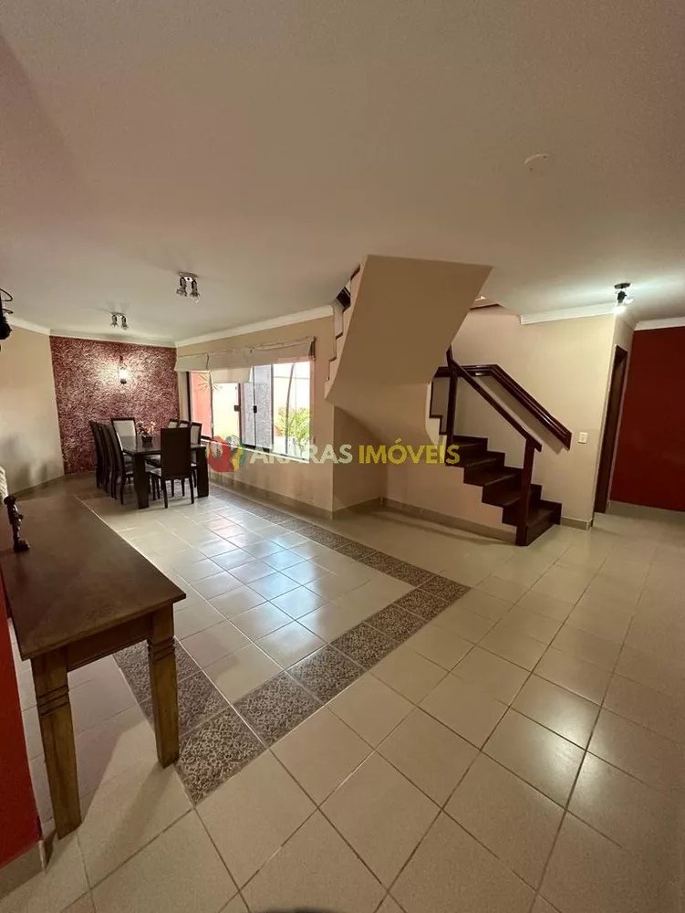 Casa à venda com 7 quartos, 1047m² - Foto 5