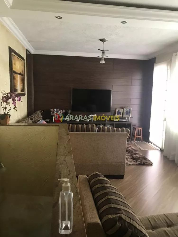 Casa à venda com 3 quartos, 140m² - Foto 2