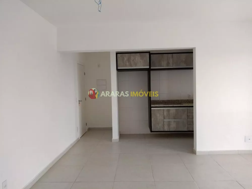 Apartamento à venda com 2 quartos, 65m² - Foto 2