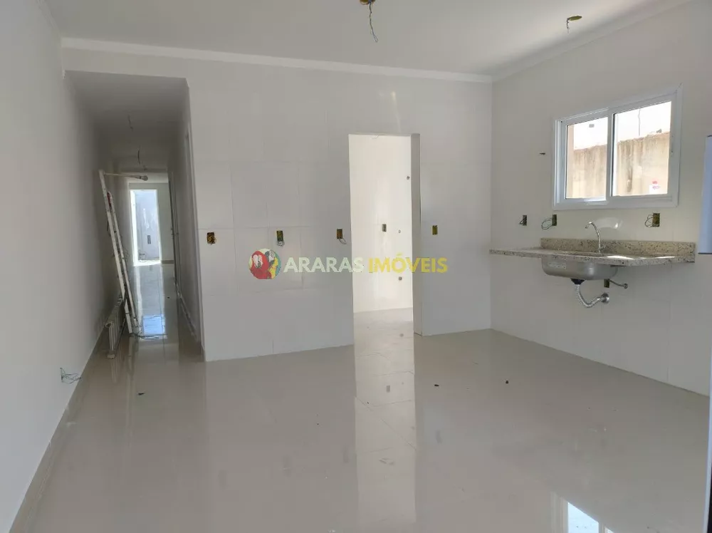 Casa à venda com 2 quartos, 150m² - Foto 2