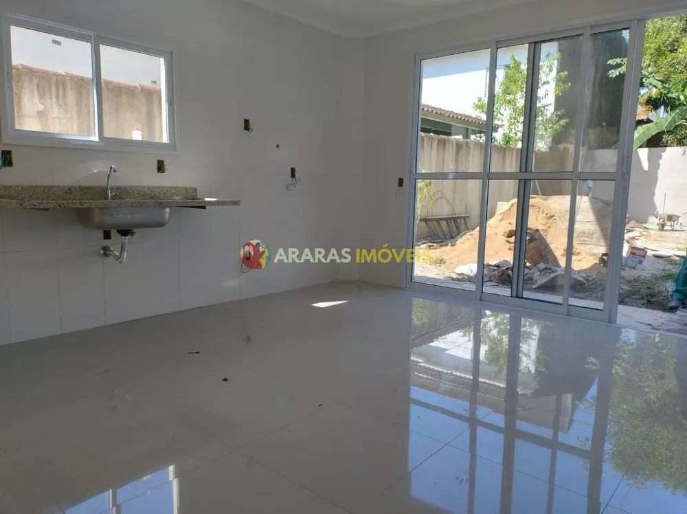 Casa à venda com 2 quartos, 150m² - Foto 4