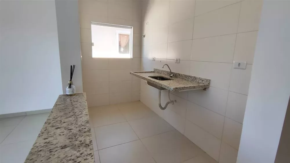 Casa à venda com 2 quartos, 60m² - Foto 3