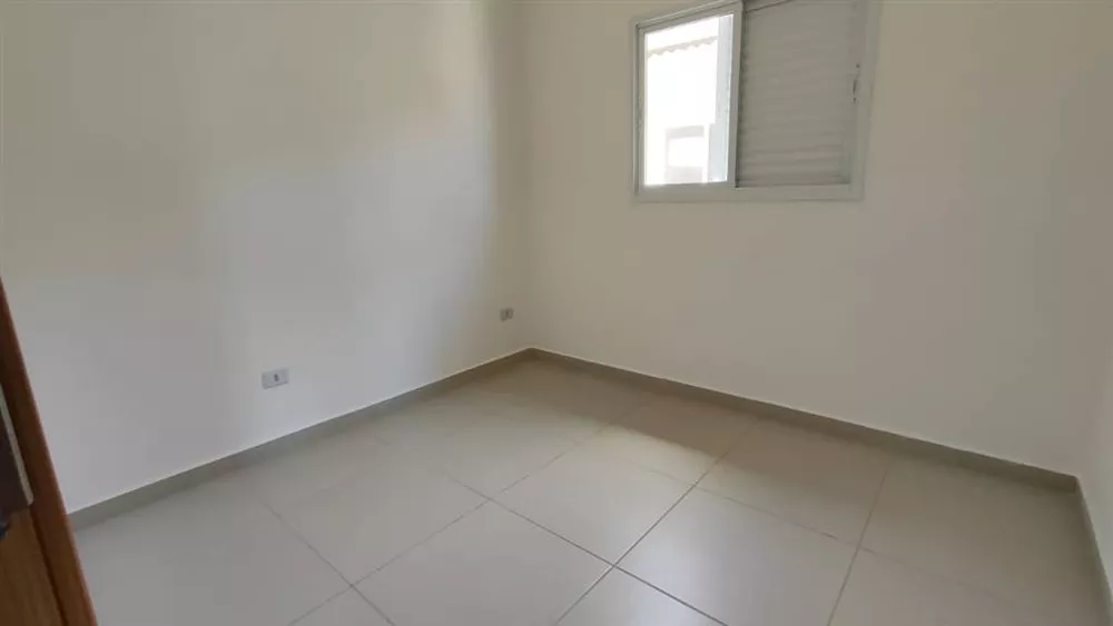 Casa à venda com 2 quartos, 60m² - Foto 2