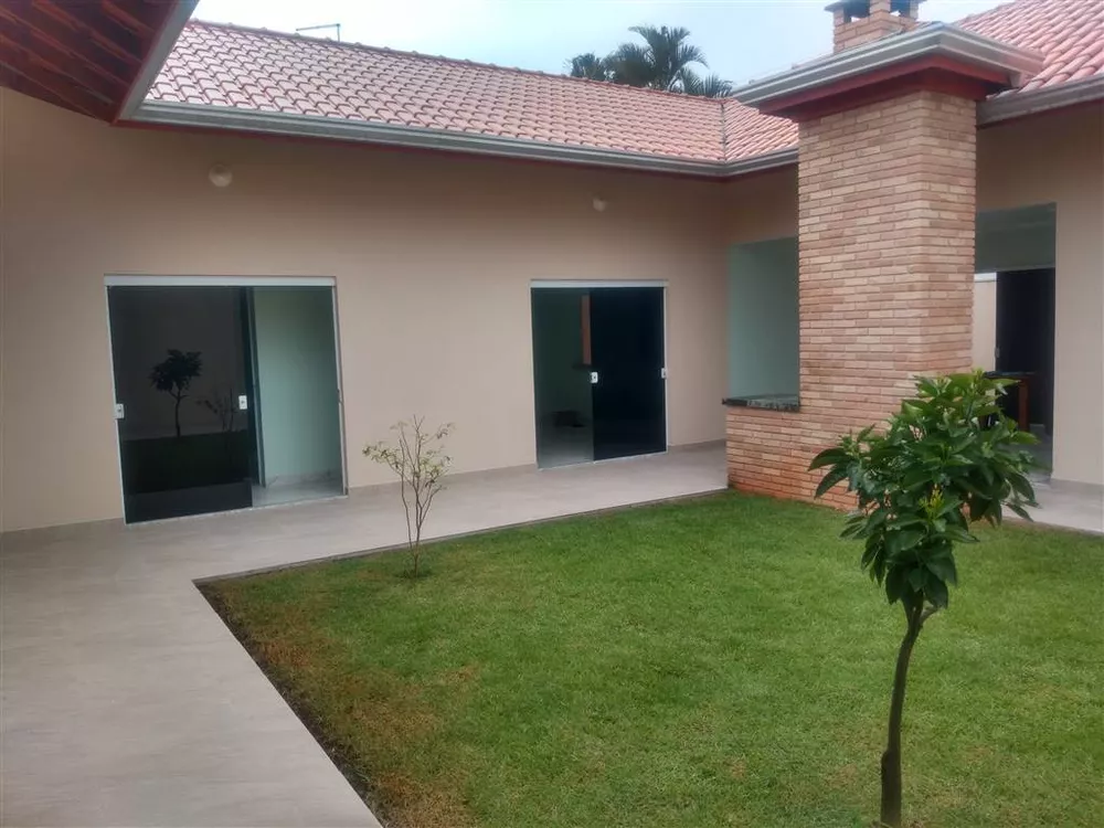 Casa à venda com 3 quartos, 204m² - Foto 3