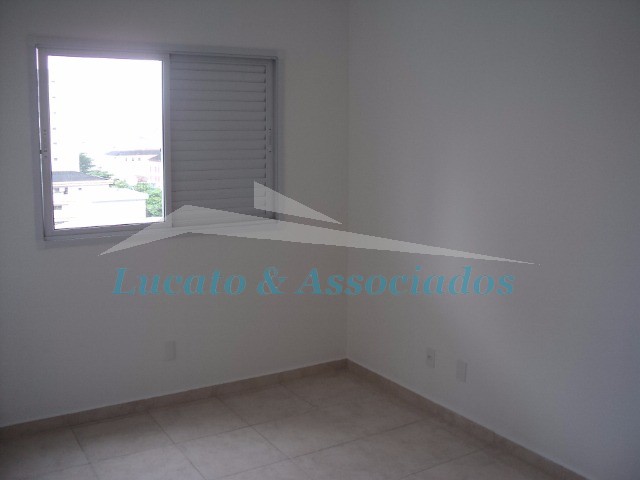 Apartamento à venda com 2 quartos, 68m² - Foto 4