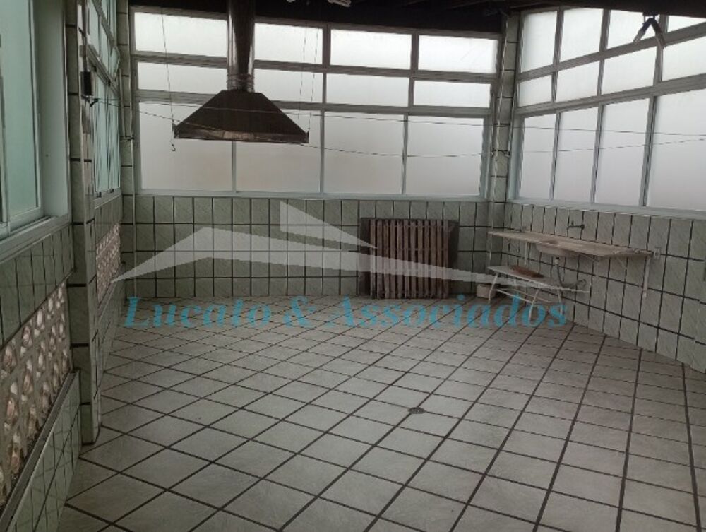 Casa, 4 quartos, 216 m² - Foto 1
