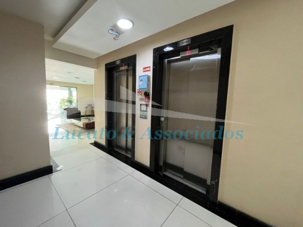 Apartamento à venda com 3 quartos, 180m² - Foto 5